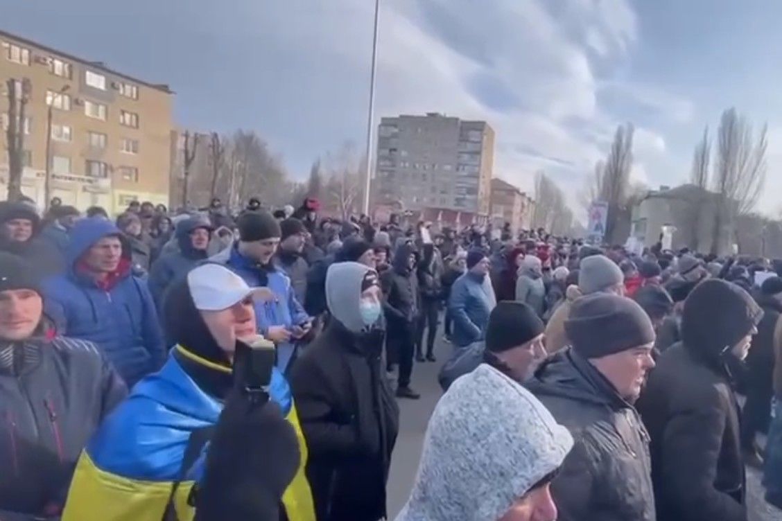 Новости украины 13.11. Митинг в Мелитополе. Митинги в России. Митинг в Украине 2014. Митинг фото.